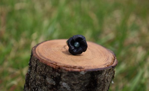 bague ajustable noire, cuir à tannage végétal pleine fleur, l'Âge du Cuir, maroquinerie artisanale, Dordogne, France