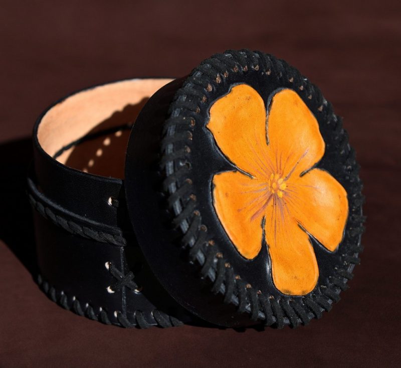 boite à bijoux fleur, tannage végétal, l'Âge du Cuir, maroquinerie éthique et responsable, Dordogne, France