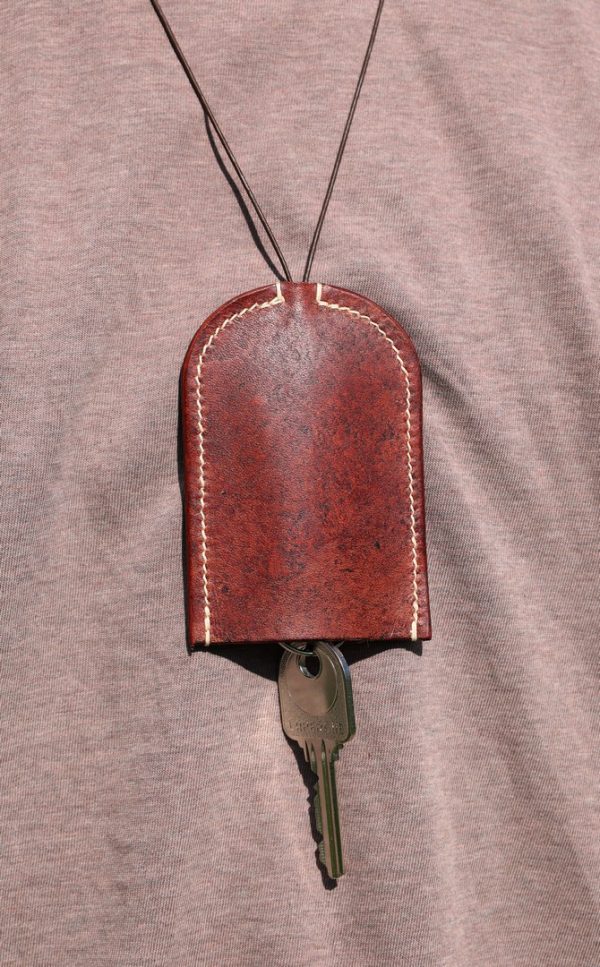 porte-clefs cloche situation 2, cuir végétal, l'Âge du cuir, maroquinerie artisanale, dordogne, France