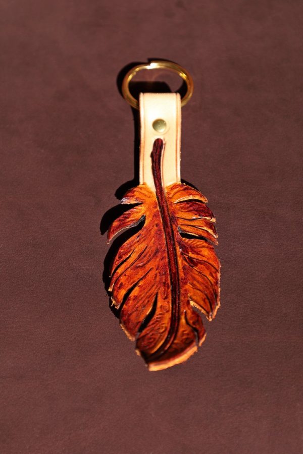 porte-clef plume, porte-clef feuille, cuir, cuir à tannage végétal, artisanat, l'Âge du Cuir, France