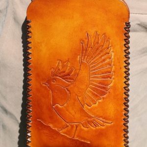 étui téléphone oiseau, cuir, cuir à tannage végétal, artisanat, l'Âge du Cuir, France