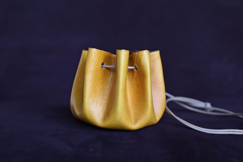 , cuir végétal, étain, l'âge du cuir, maroquinerie artisanale, dordogne, france