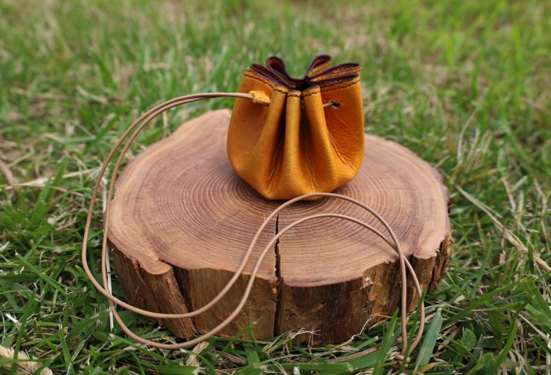 , cuir végétal, étain, l'âge du cuir, maroquinerie artisanale, dordogne, france