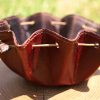 , cuir végétal, étain, l'âge du cuir, maroquinerie artisanale, dordogne, france