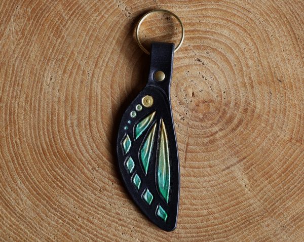 porte-clefs aile de papillon vert, cuir végétal, l'âge du cuir, maroquinerie artisanale, dordogne, france