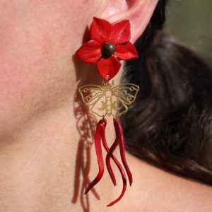Boucles d’oreilles papillon et fleur rouge