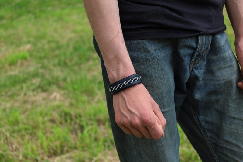bracelet áhppi,, bracelet viking, cuir végétal, l'âge du cuir, maroquinerie artisanale, dordogne, france