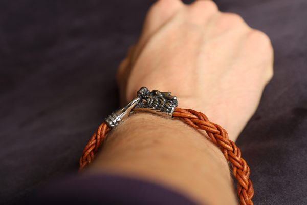 bracelet cuir tressé dragon, cuir végétal, l'âge du cuir, maroquinerie artisanale, Dordogne, France