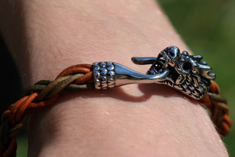 bracelet dragon, cuir végétal, l'âge du cuir, maroquinerie artisanale, dordogne, france