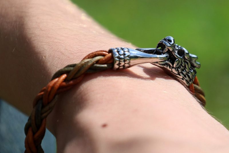 bracelet dragon, cuir végétal, l'âge du cuir, maroquinerie artisanale, dordogne, france