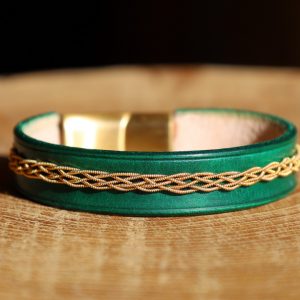 bracelet viking vert et or, cuir végétal, l'âge du cuir, maroquinerie artisanale, dordogne, france