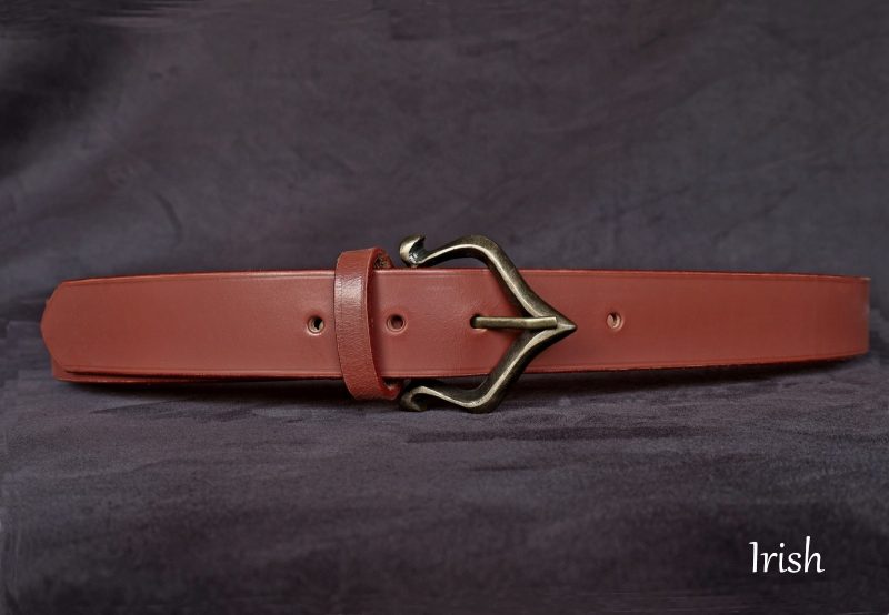 ceinture médiévale, cuir à tannage végétal, l'âge du cuir, maroquinerie artisanale, Dordogne, France