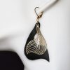 boucle d oreille noir pendante feuille, tannage végétal, l'âge du cuir, maroquinerie artisanale éthique et responsable, dordogne, france