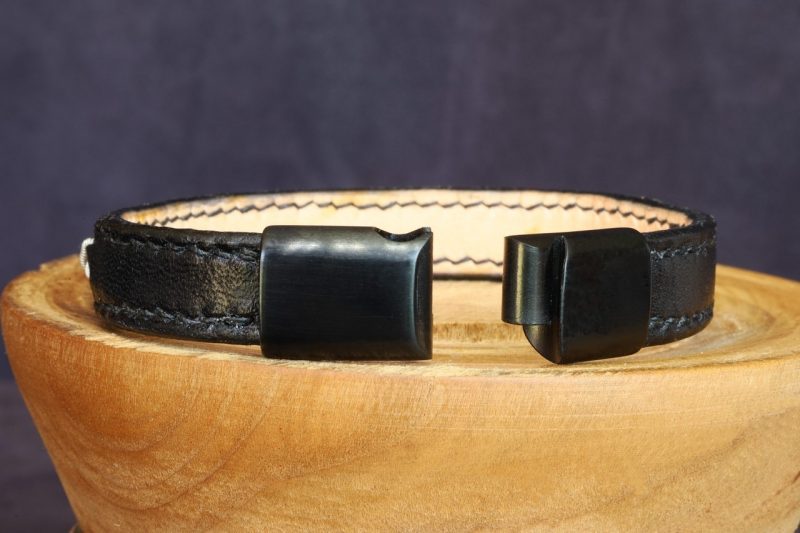 bracelet viking, cuir tressé, sami, tannage végétal, noir et argent, maroquinerie artisanale éthique et responsable, Dordogne, France
