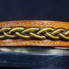 bracelet cuir homme viking sami couture marron clair marron foncé jaune Björgsol, tannage végétal, l'âge du cuir, maroquinerie artisanale éthique et responsable, Dordogne, France