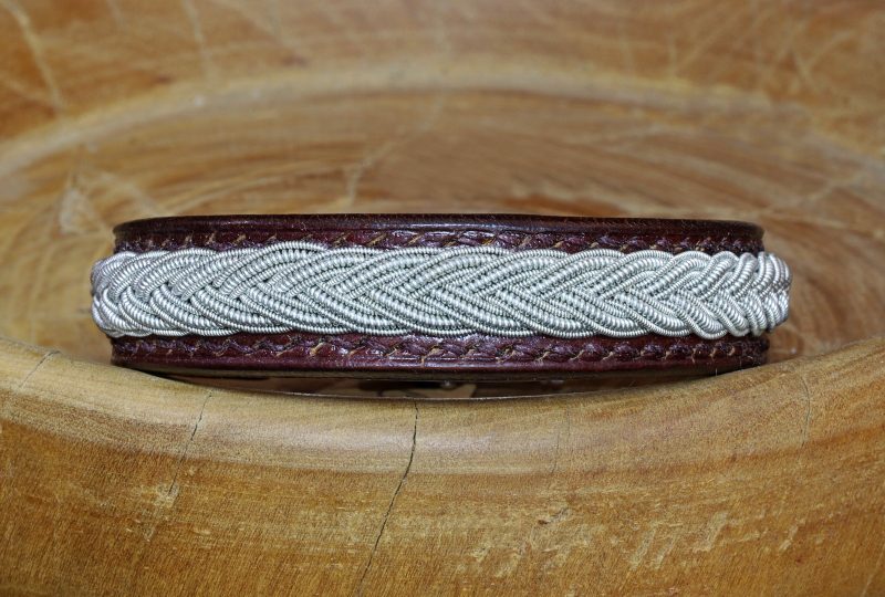 bracelet cuir viking sami coutures acajou étain Eldviðr, tannage végétal, l'âge du cuir, maroquinerie artisanale éthique et responsable, Dordogne, France