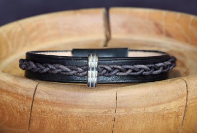 bracelet viking noir perle triple Dökkbånd, tannage végétal, l'âge du cuir, maroquinerie artisanale éthique et responsable, Dordogne, France