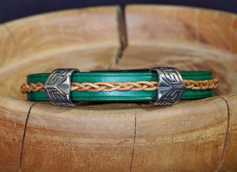 bracelet viking homme femme tressé Jorgron, tannage végétal, l'âge du cuir, maroquinerie artisanale éthique et responsable, Dordogne, France