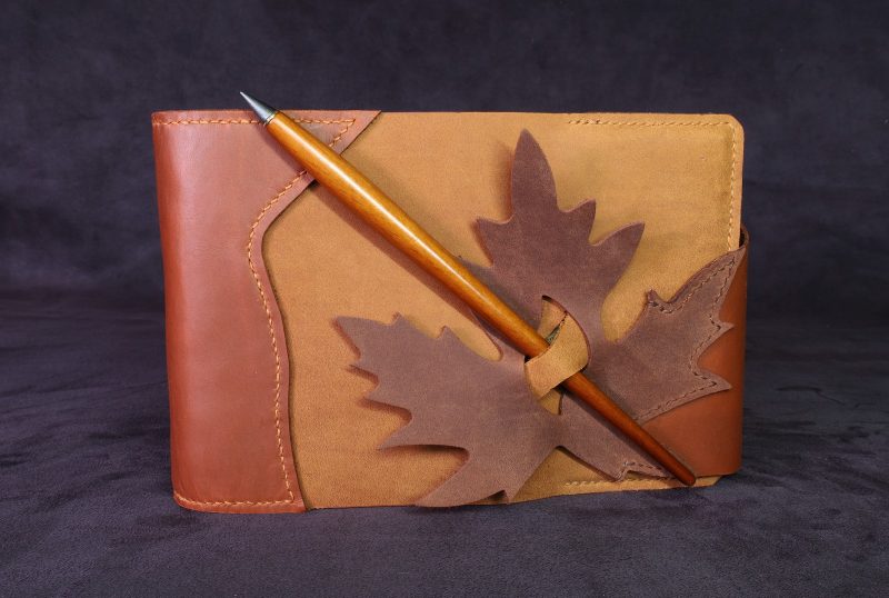 carnet de croquis, tannage végétal, l'âge du cuir, maroquinerie artisanale éthique et responsable, Dordogne, France