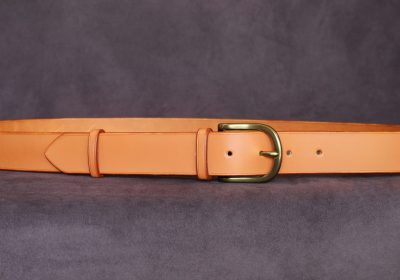 ceinture cuir haut de gamme Orbion noisette, tannage végétal, l'Âge du Cuir, maroquinerie artisanale éthique et responsable, Dordogne, France