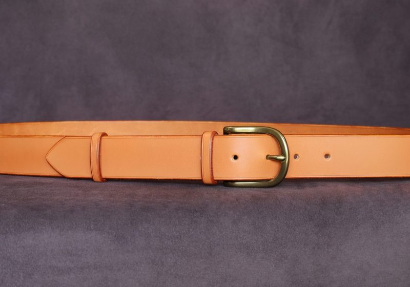 ceinture cuir haut de gamme Orbion noisette, tannage végétal, l'Âge du Cuir, maroquinerie artisanale éthique et responsable, Dordogne, France