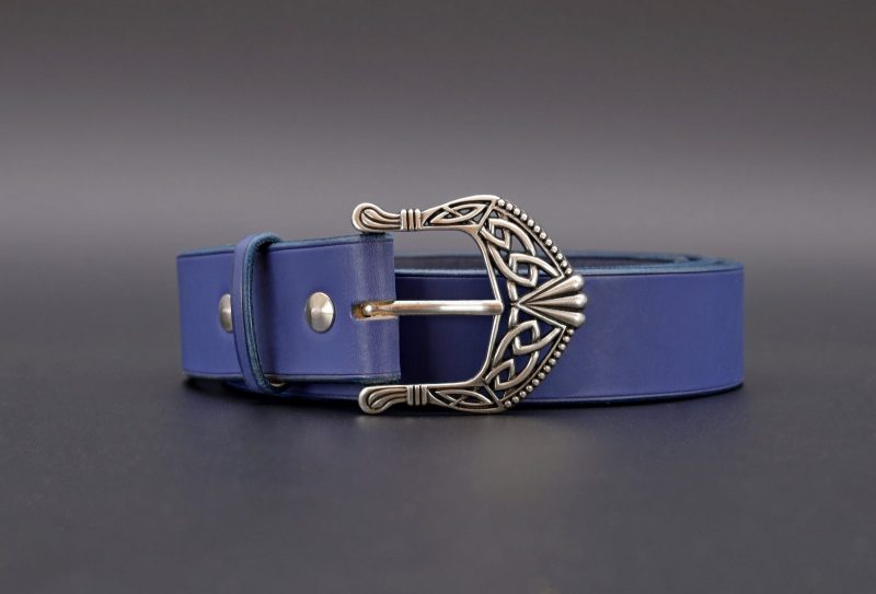 ceinture bleu femme Kalista, cuir tannage végétal, l'Âge du Cuir, maroquinerie artisanale éthique et responsable, France